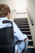 Auch Rollstuhlfahrer können eine Treppe problemlos überwinden