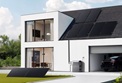 Eine moderne Solarbank funktioniert als Multisystem: Man kann mit einem kleinen Speicher starten und bei Bedarf später einfach neue Batteriemodule hinzufügen. 