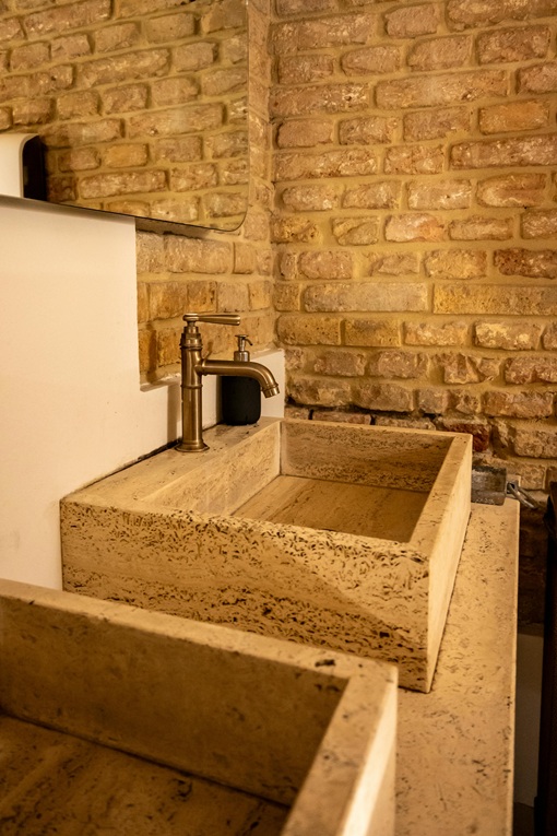 Minimalistisches Betonwaschbecken  