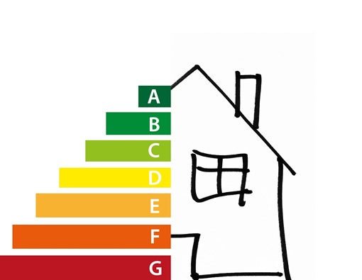 Energieberater stellt Energieeffizienz des Hauses fest 