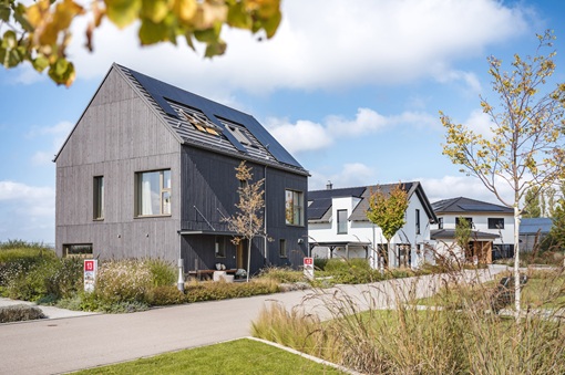 Musterhäuser sind Treffpunkt mit Hausbauunternehmen und anderen Bauinteressierten sowie ganz persönliche Inspirationsquelle für das eigene Traumhaus.  