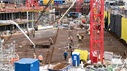 Arbeiter eines Bauunternehmers auf der Großbaustelle