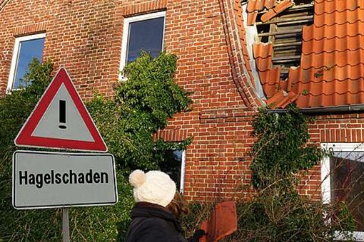 Hagelschäden können jeden Hausbesitzer treffen. 