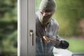 Der Verband Fenster und Fassade informiert Sichere Fenster verderben den Einbrechern die Saison