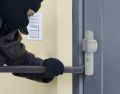 Einbrecher dringen meist durch die Eingangstuer in die Wohnung ein