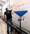 Mit der zunehmenden Verbreitung zentraler und dezentraler Klimageräte wachsen auch die hygienischen Anforderungen an Betreiber.  
