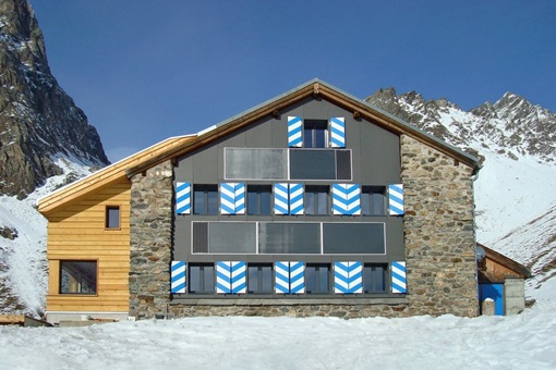 Selbst unter alpinen Witterungsbedingungen bewähren sich solare Lüftungsanlagen seit Jahrzehnten.  